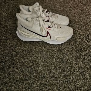Nike Elevate 3